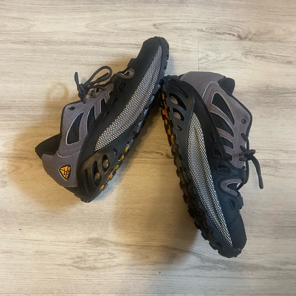 Nike ACG Exploraid  Black and Gray Men's Shoes - Picture 3 of 4